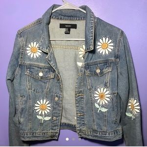 ADORABLE JEAN JACKET W/ FLOWER PATCHES